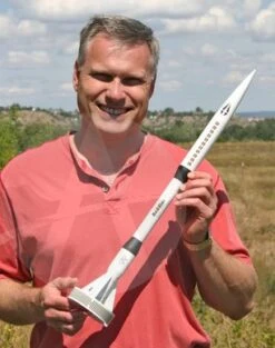 Red Star 32 Red Star -Estes || Quest || DYNASTAR Sales 14c8da244011b9b838663310ca7aba6b.image .306x388