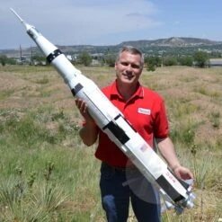 Saturn V - 1/70th Scale -Estes || Quest || DYNASTAR Sales ff5ef01054bfd981b8f1f26a6b74a178.image .700x700